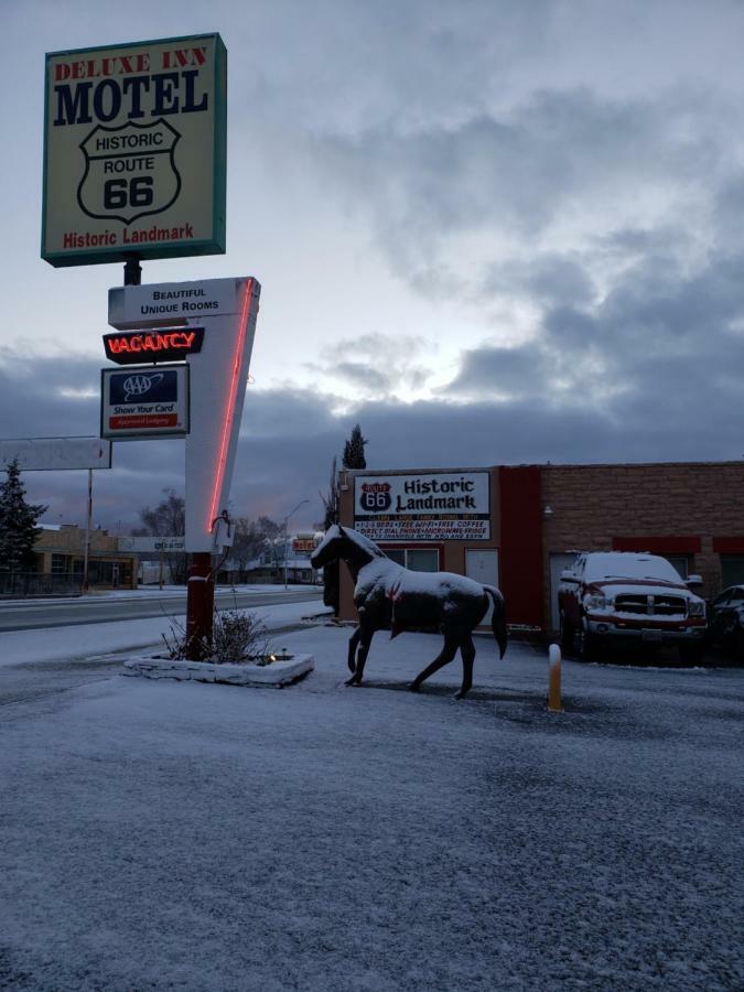 Deluxe Inn Seligman Exteriör bild